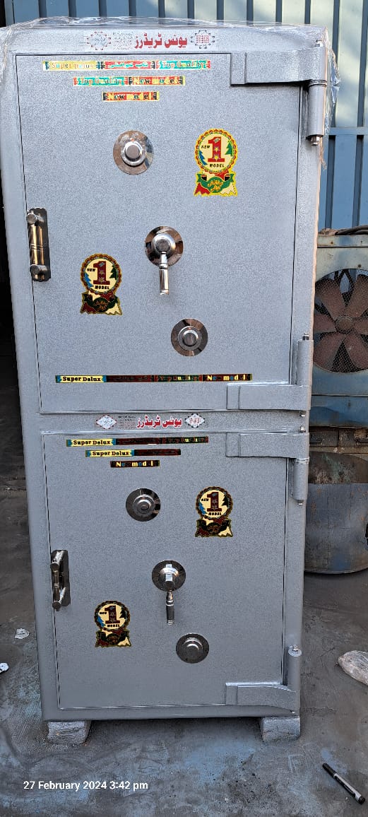Jewelry Safe Jewelry Safe - Image 1